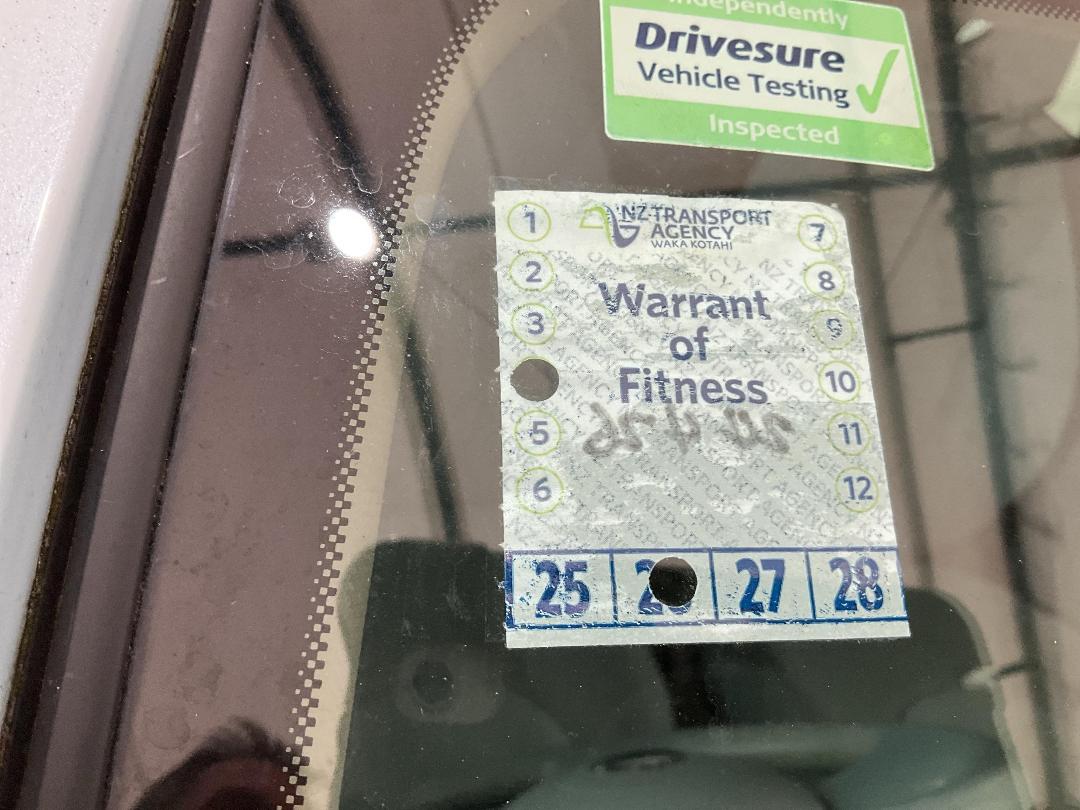 Photo '27' of Nissan March