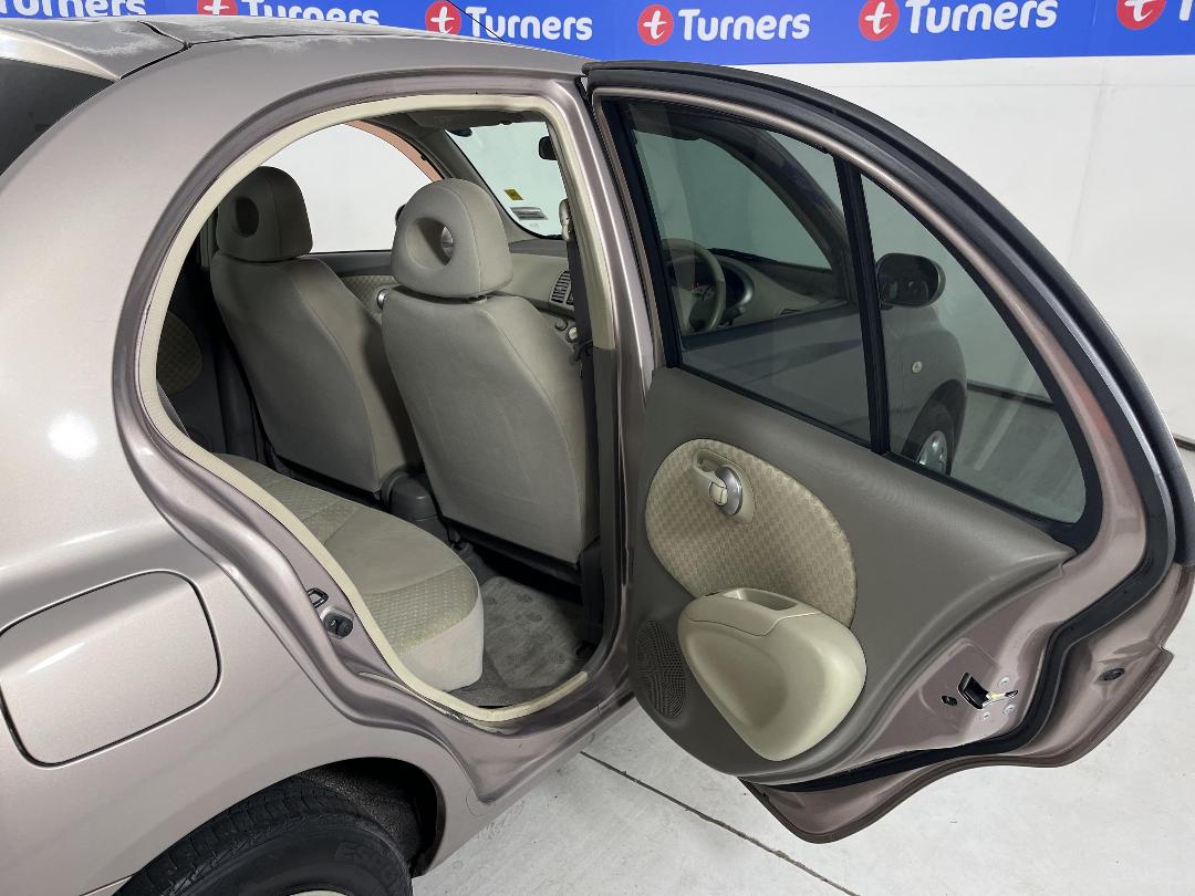 Photo '19' of Nissan March Photo '19' of Nissan March