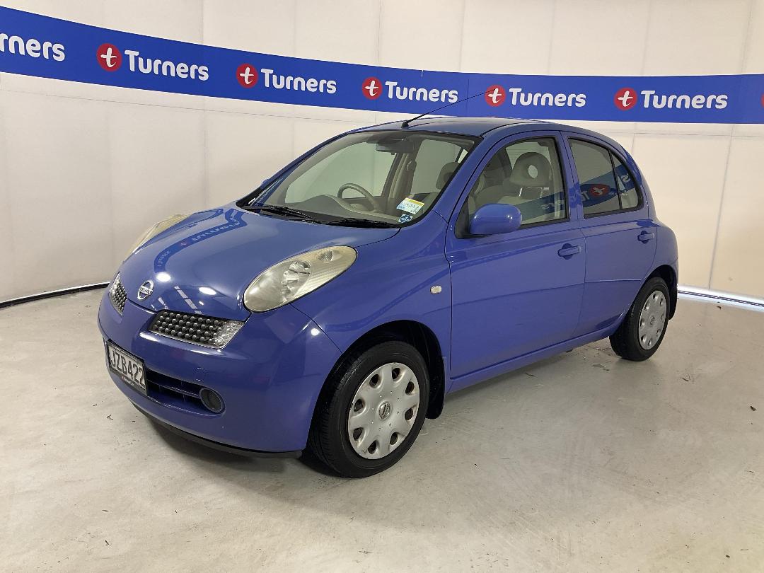 Photo '4' of Nissan March