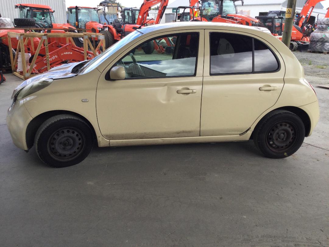 Photo '4' of Nissan March Photo '4' of Nissan March