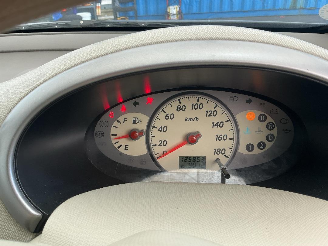 Photo '8' of Nissan March