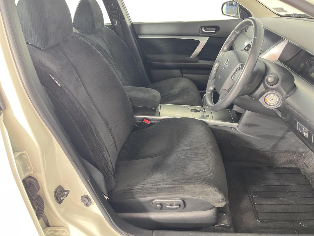 Photo '16' of Nissan Maxima Photo '16' of Nissan Maxima