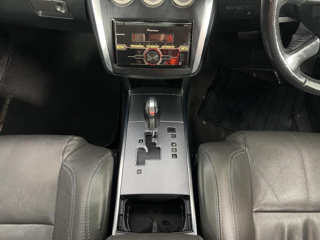 Photo '16' of Nissan Maxima SI