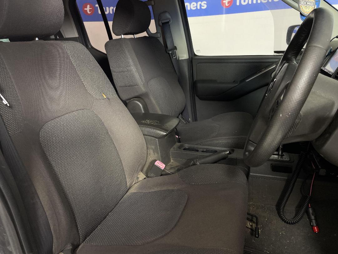 Photo '16' of Nissan Navara