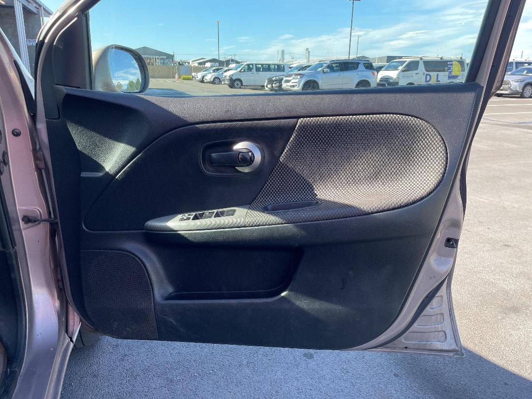 Photo '12' of Nissan Note