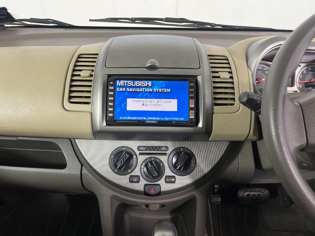 Photo '18' of Nissan Note Photo '18' of Nissan Note