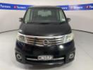Thumbnail '2' of Nissan Serena