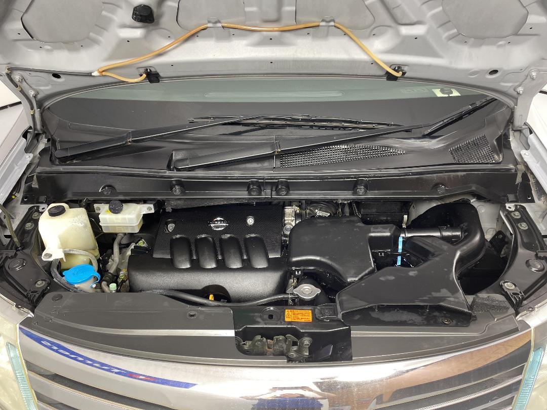 Photo '13' of Nissan Serena Photo '13' of Nissan Serena