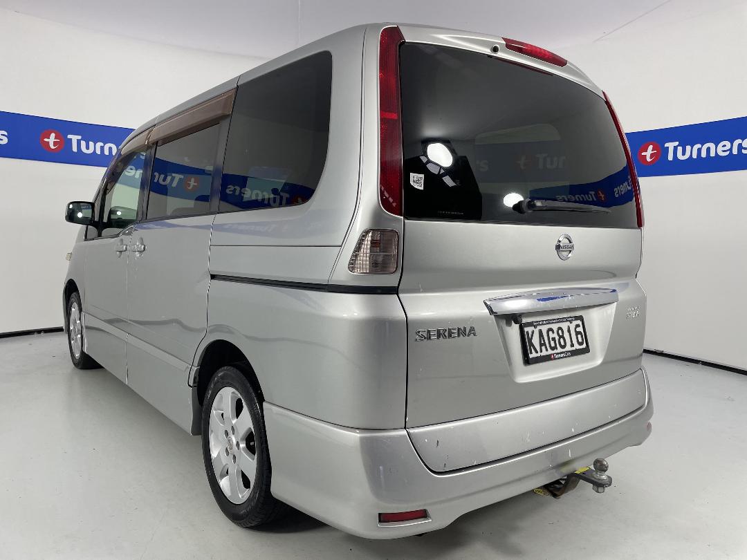 Photo '5' of Nissan Serena Photo '5' of Nissan Serena