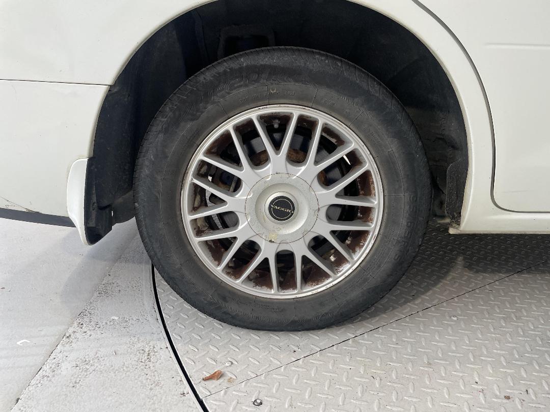 Photo '12' of Nissan Serena