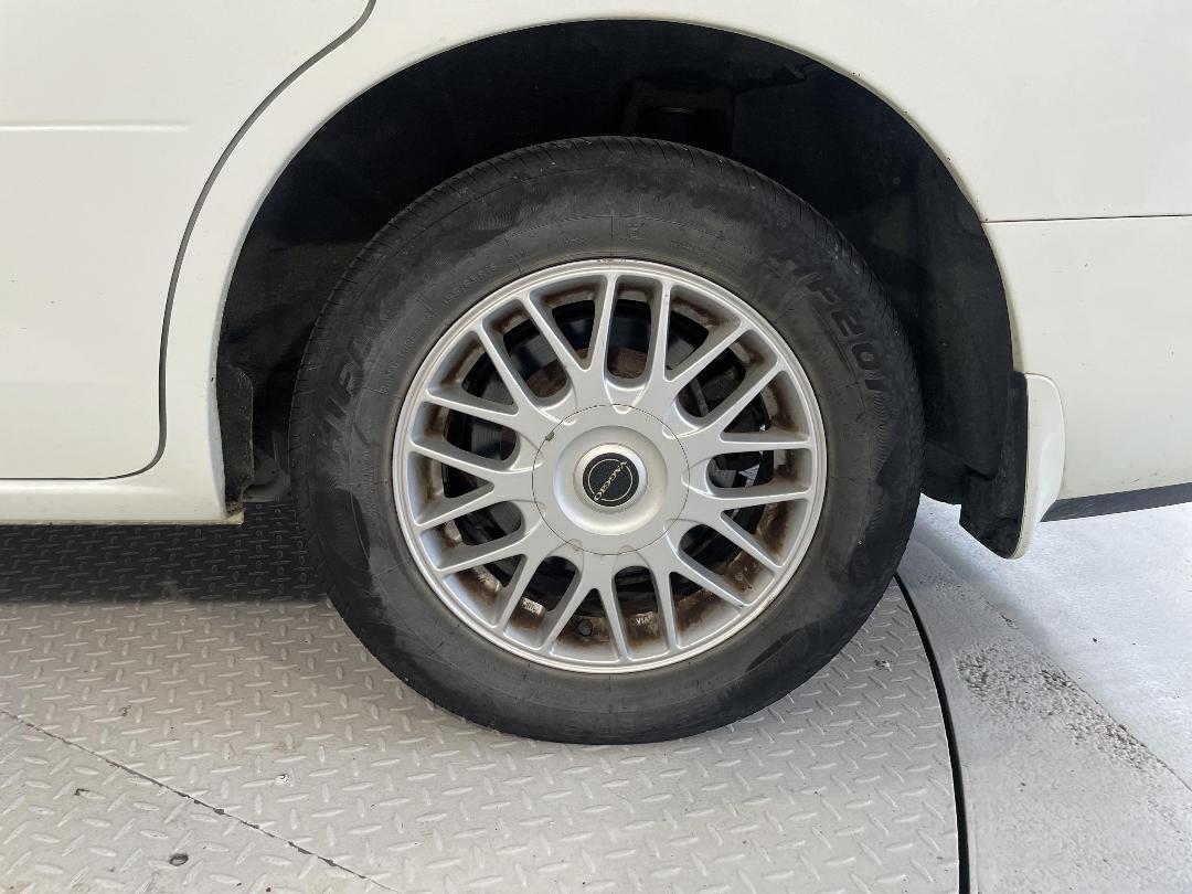 Photo '11' of Nissan Serena