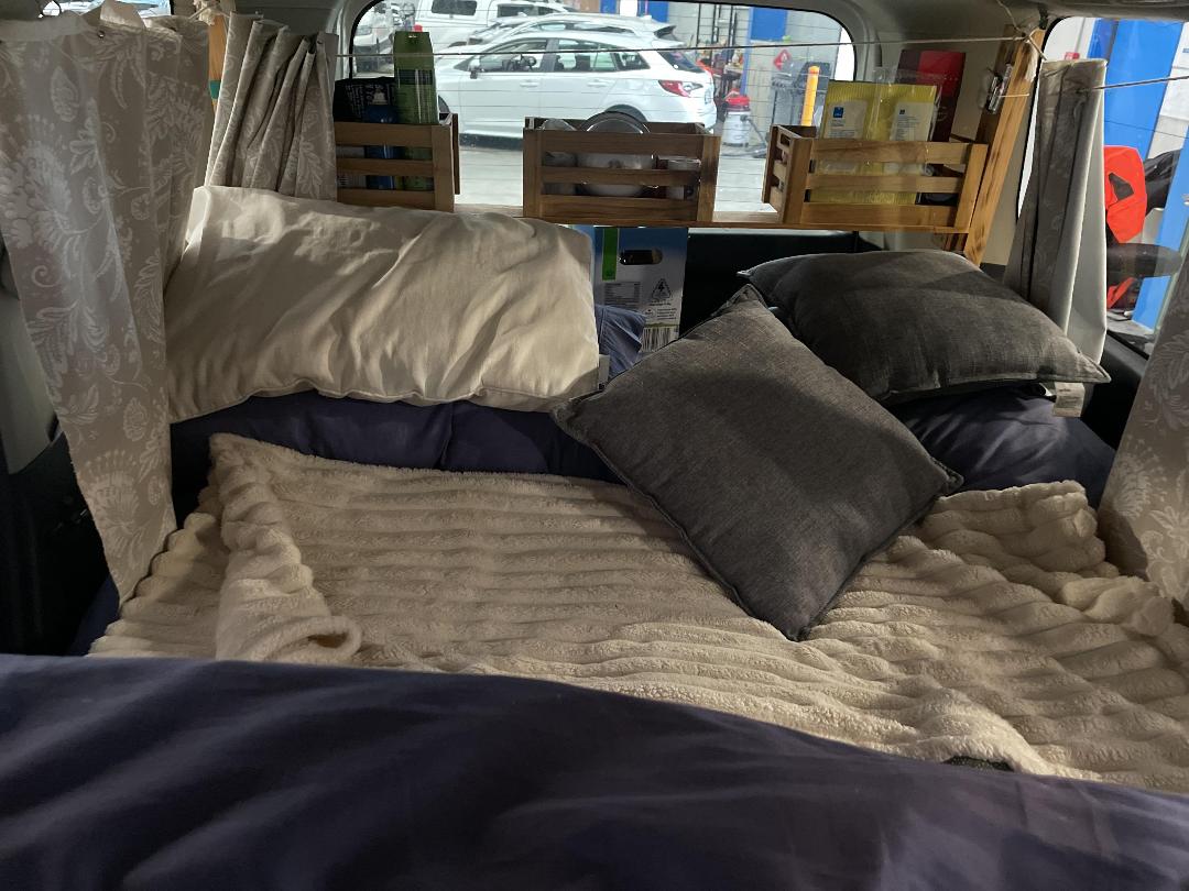 Photo '22' of Nissan Serena