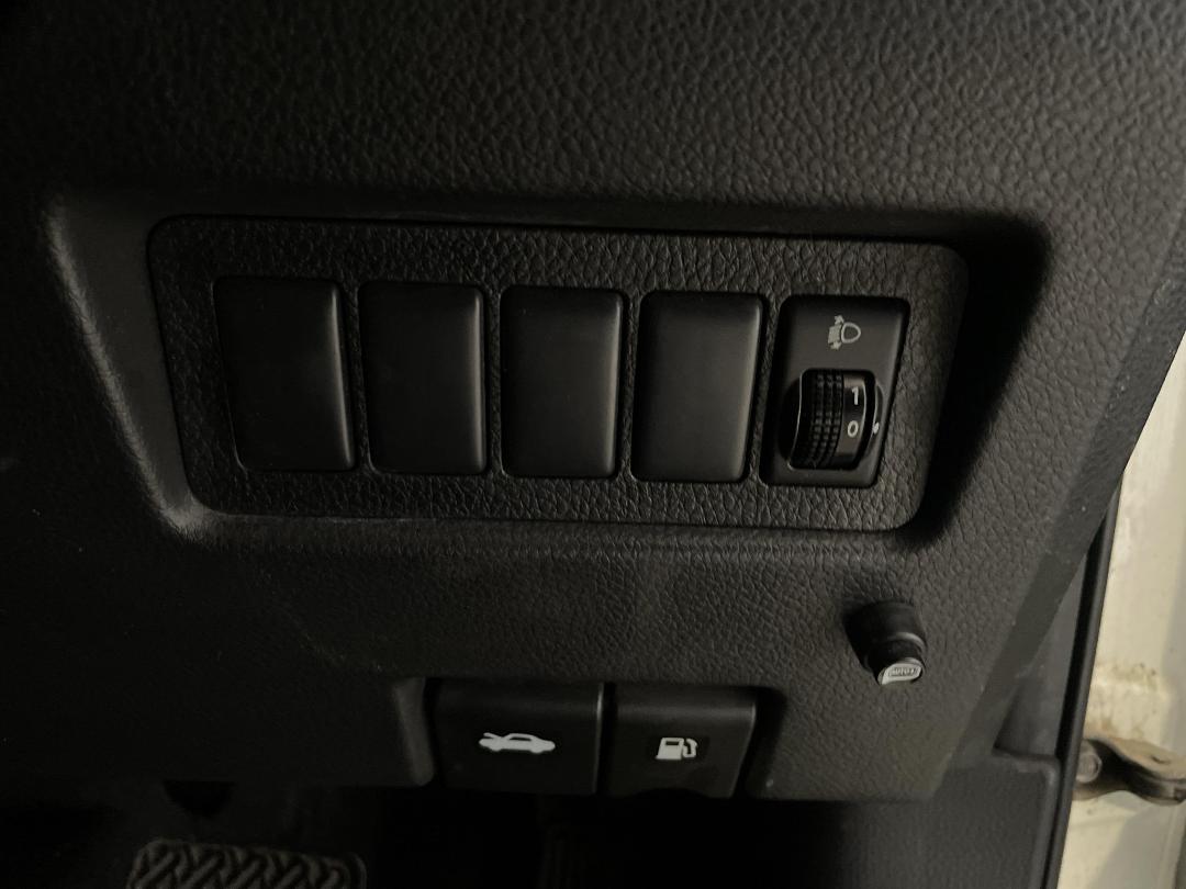 Photo '23' of Nissan Serena