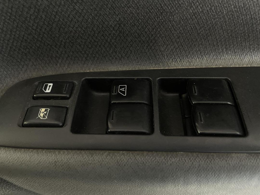 Photo '24' of Nissan Serena