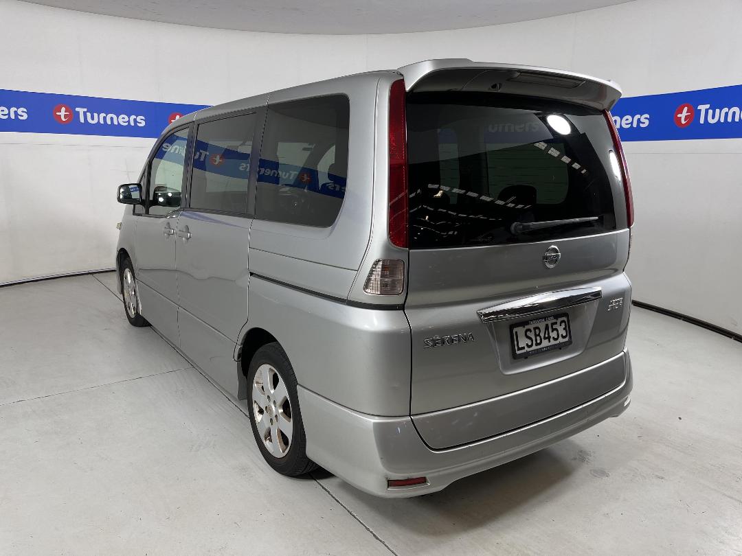 Photo '4' of Nissan Serena Highway Star Photo '4' of Nissan Serena Highway Star