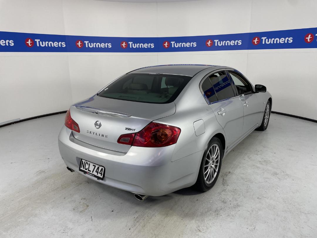 Photo '7' of Nissan Skyline