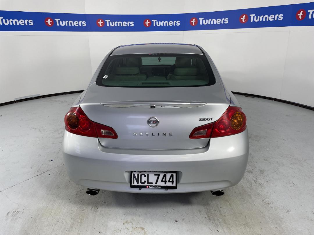 Photo '6' of Nissan Skyline