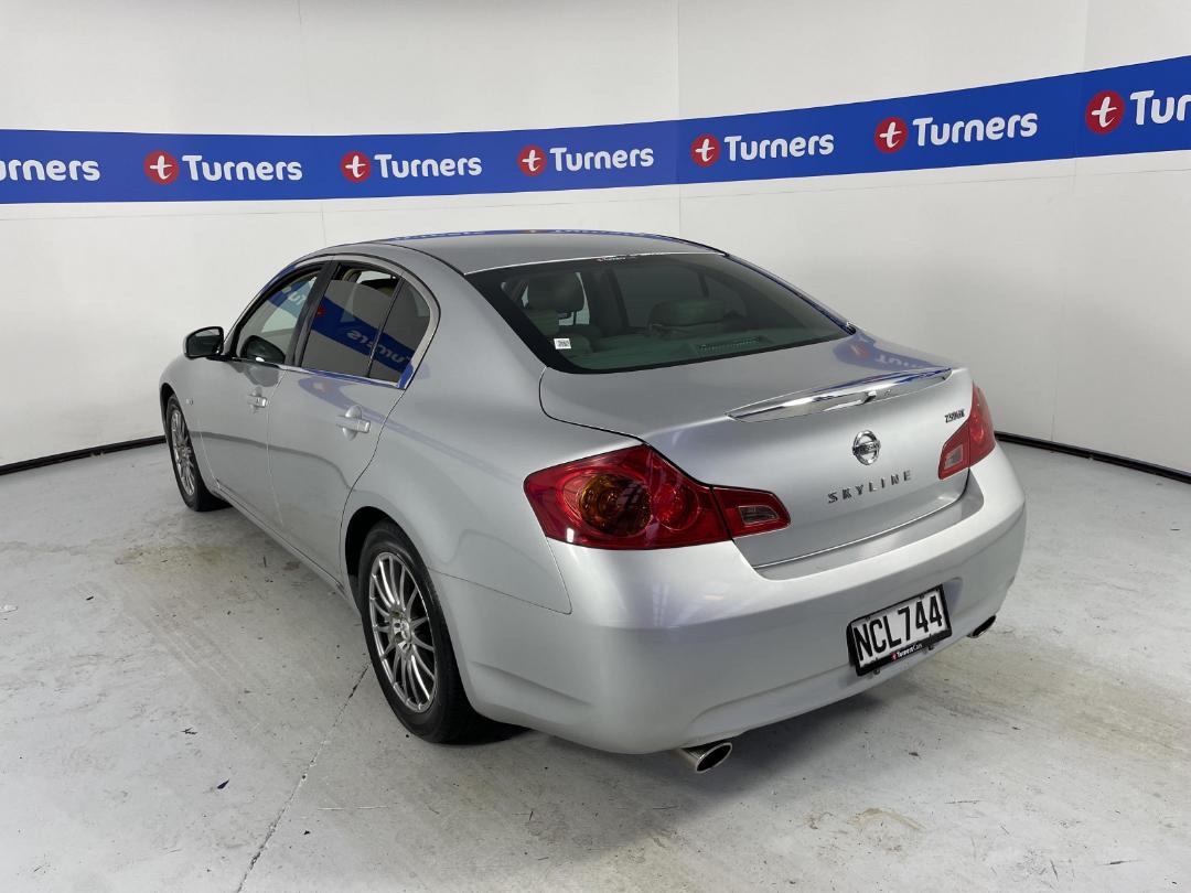 Photo '5' of Nissan Skyline