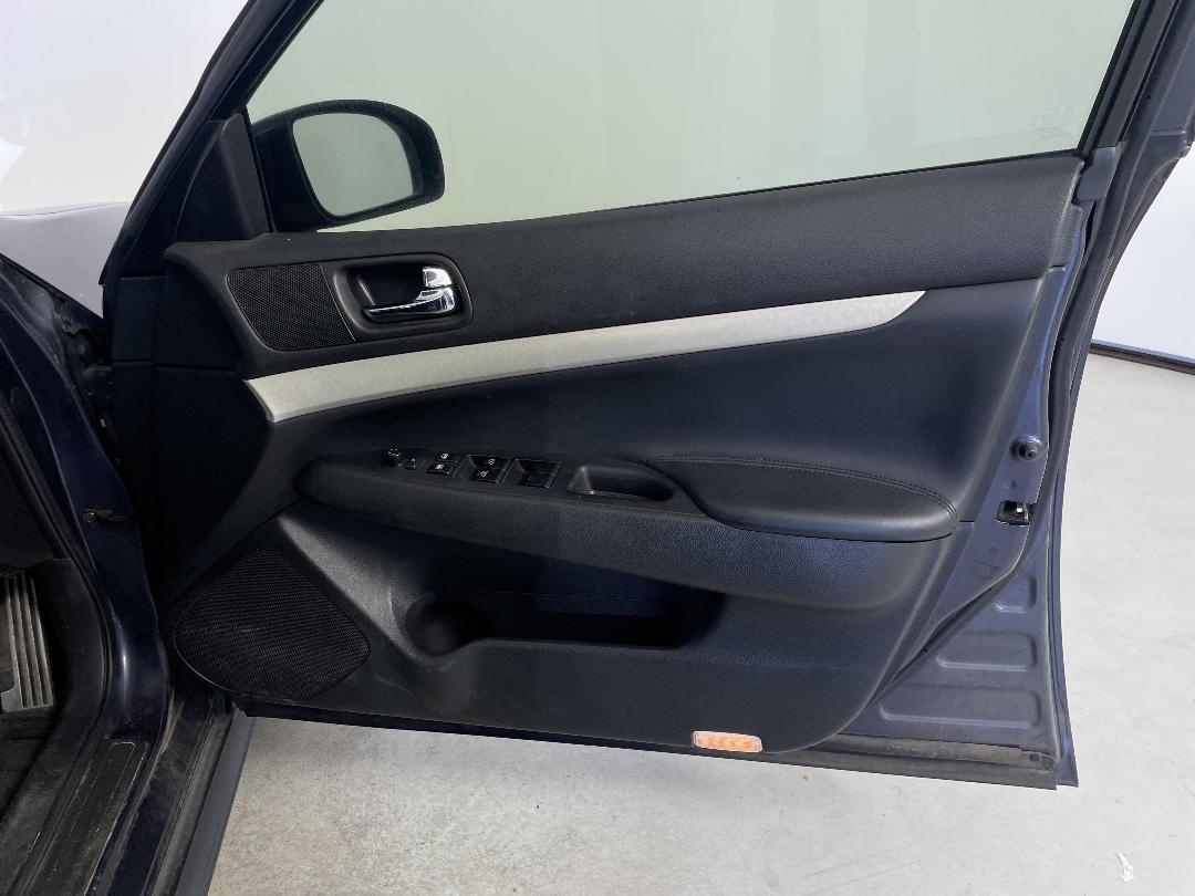 Photo '13' of Nissan Skyline