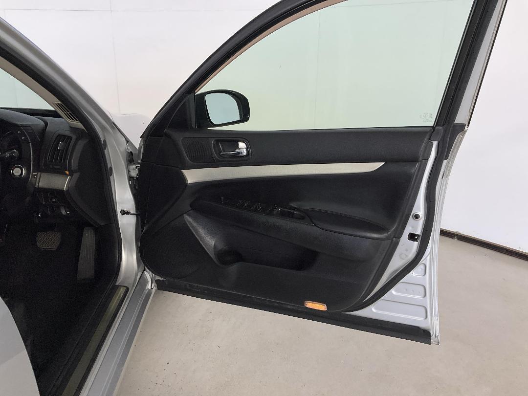 Photo '15' of Nissan Skyline Photo '15' of Nissan Skyline