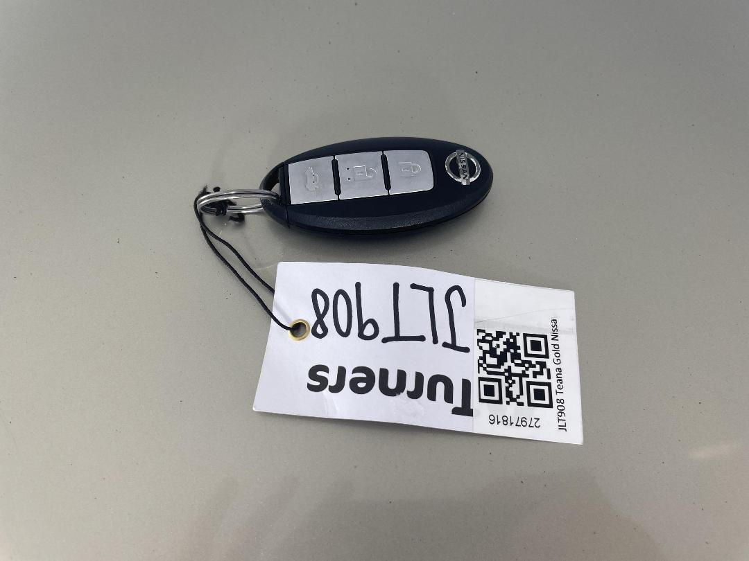 Photo '22' of Nissan Teana