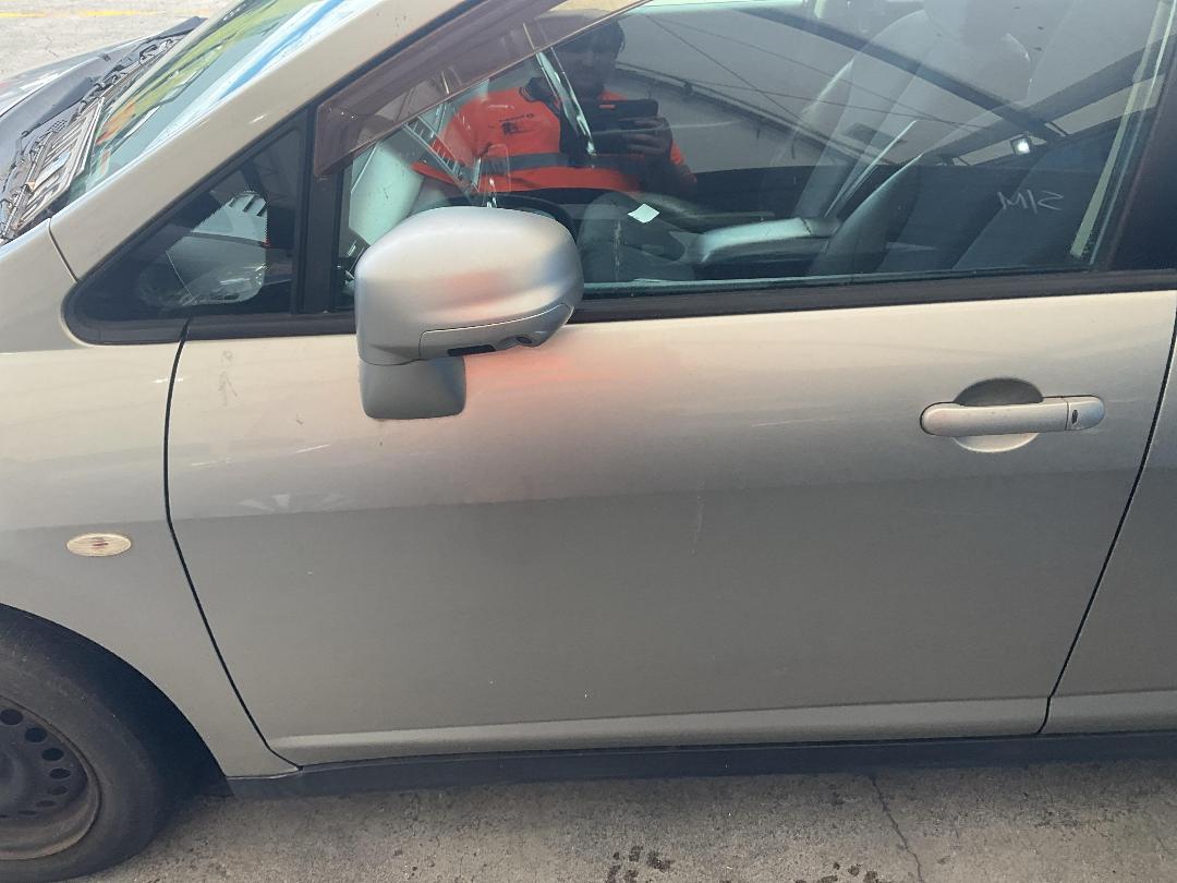 Photo '8' of Nissan Tiida Photo '8' of Nissan Tiida