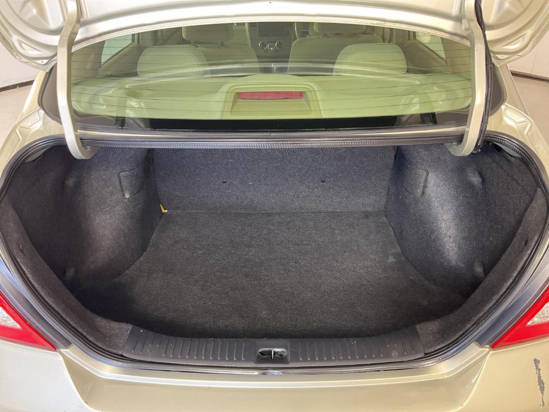 Photo '14' of Nissan Tiida