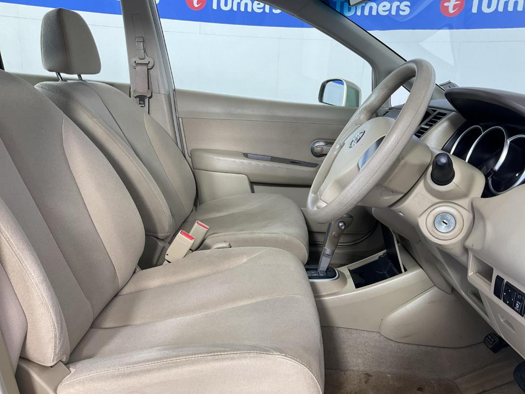 Photo '16' of Nissan Tiida