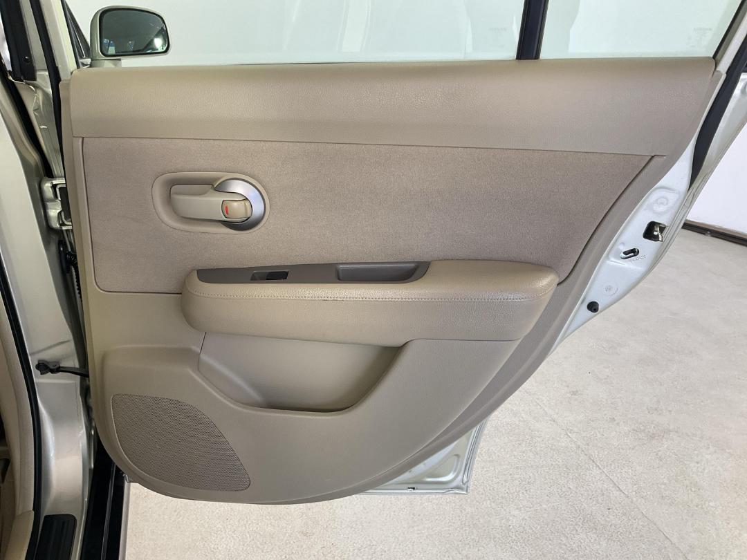 Photo '19' of Nissan Tiida