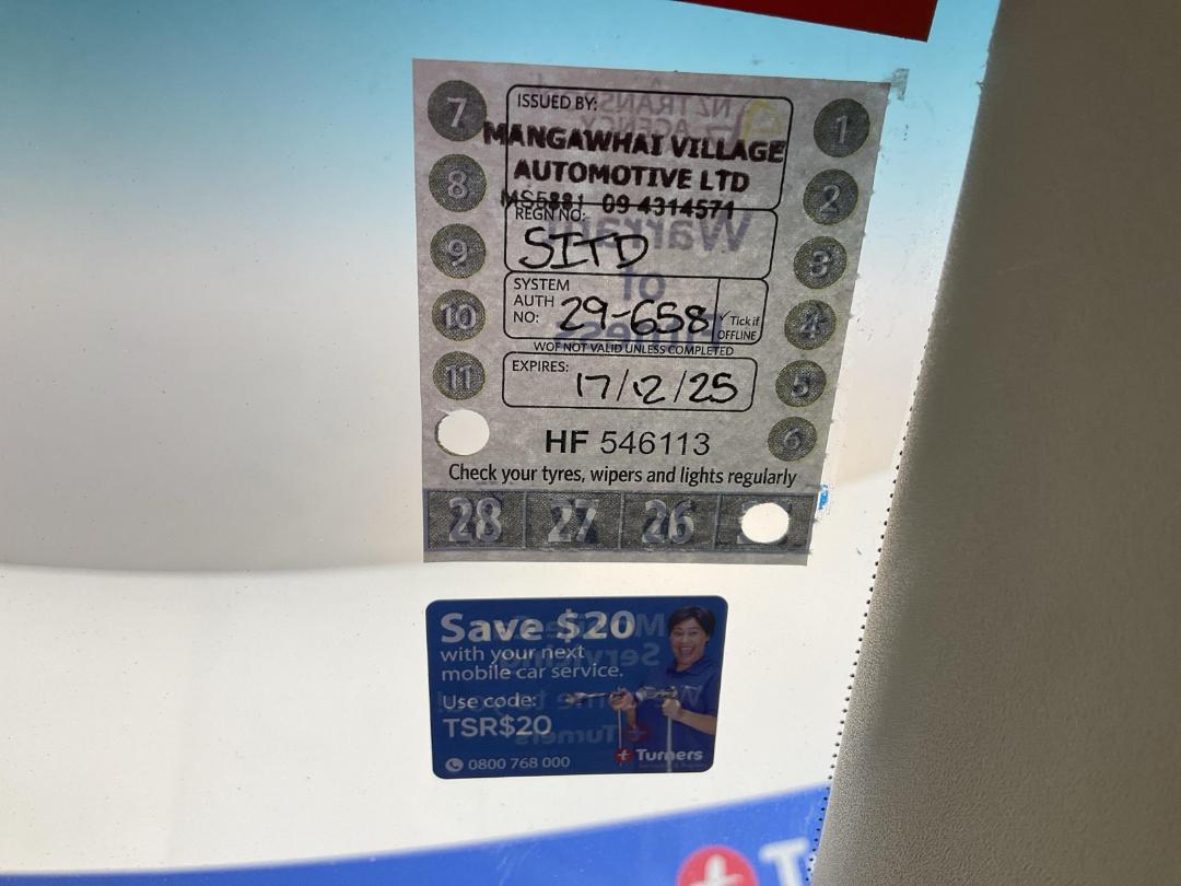 Photo '23' of Nissan Tiida