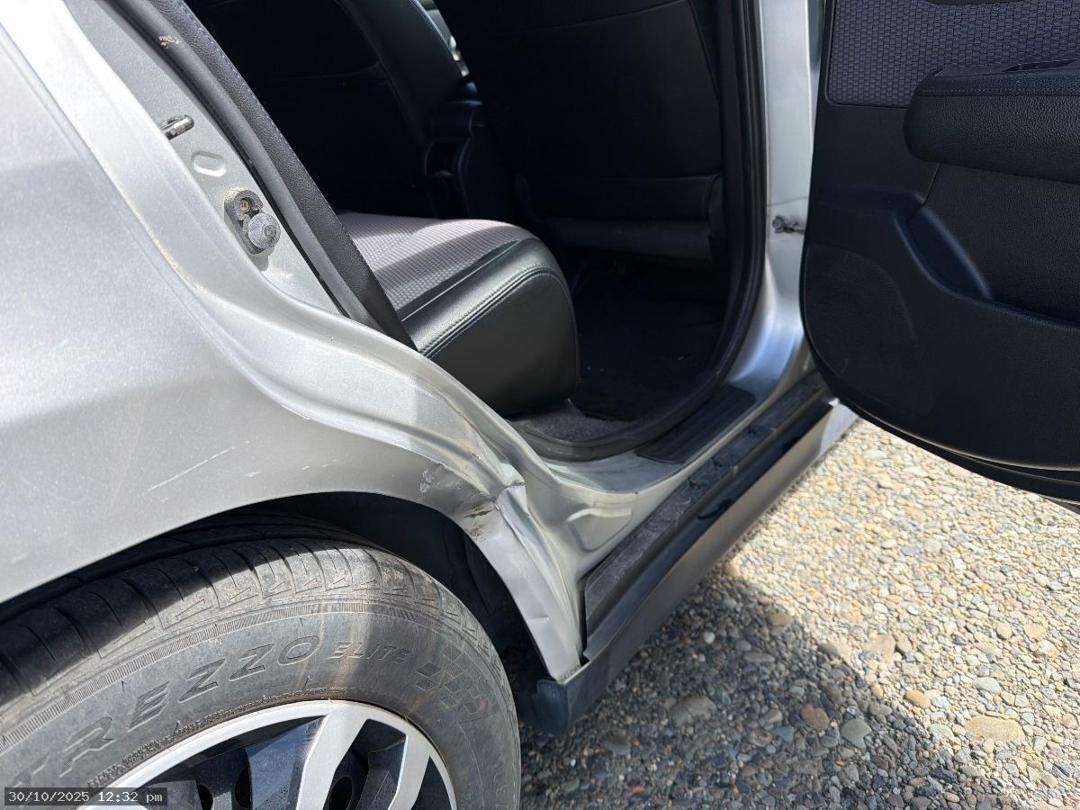 Photo '8' of Nissan Tiida 15M Photo '8' of Nissan Tiida 15M