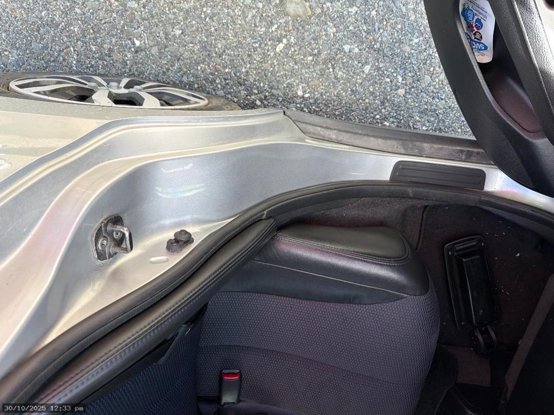 Photo '11' of Nissan Tiida 15M Photo '11' of Nissan Tiida 15M