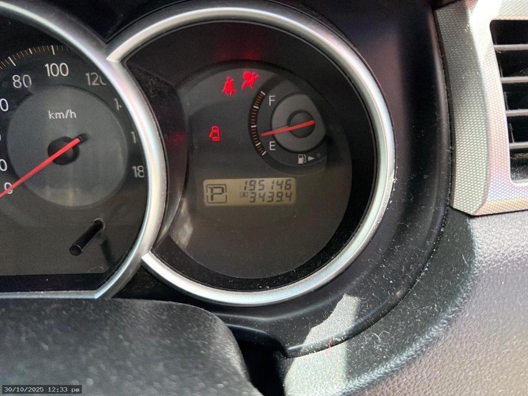 Photo '12' of Nissan Tiida 15M Photo '12' of Nissan Tiida 15M