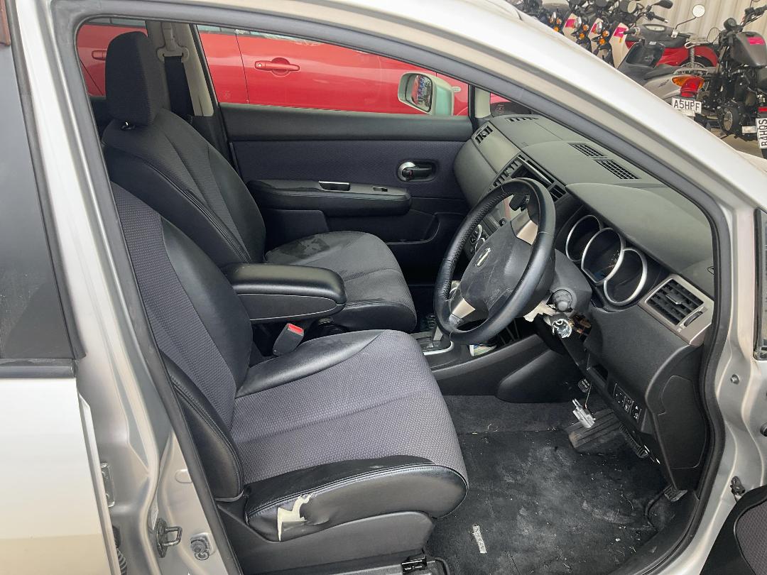 Photo '9' of Nissan Tiida Photo '9' of Nissan Tiida