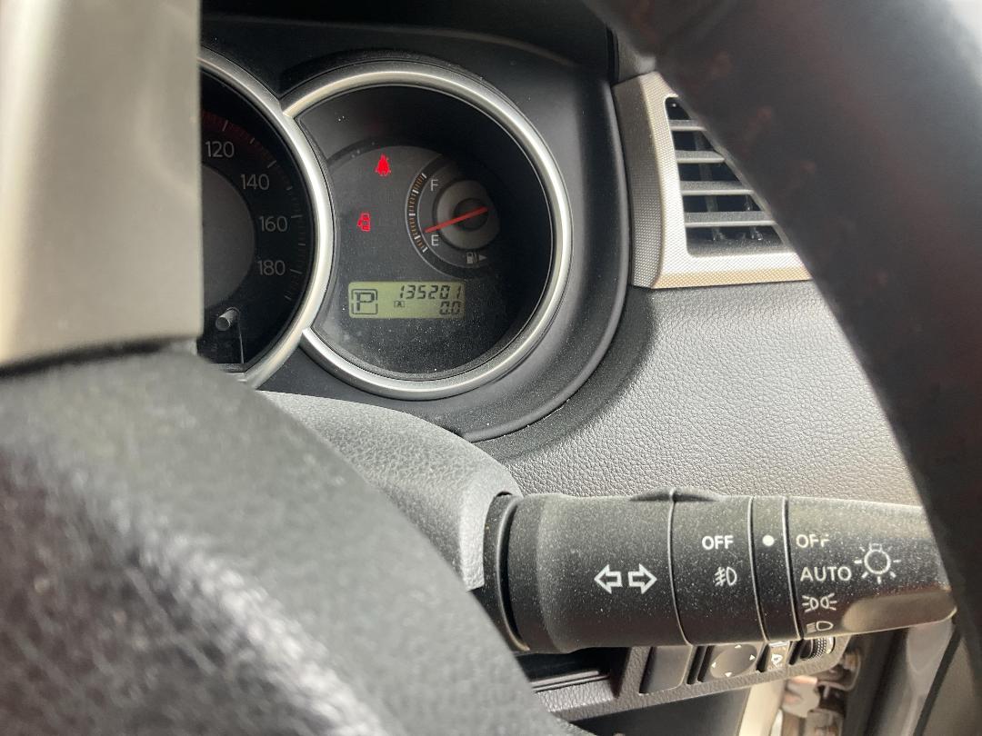 Photo '8' of Nissan Tiida Photo '8' of Nissan Tiida