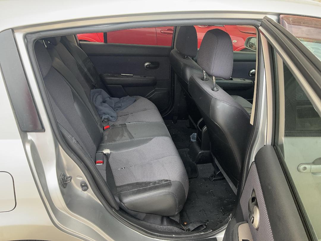 Photo '11' of Nissan Tiida Photo '11' of Nissan Tiida