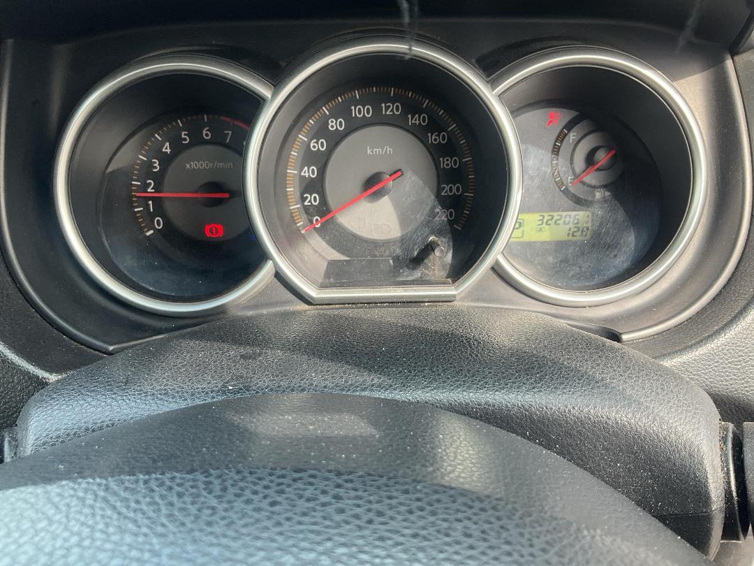 Photo '10' of Nissan Tiida ST Photo '10' of Nissan Tiida ST