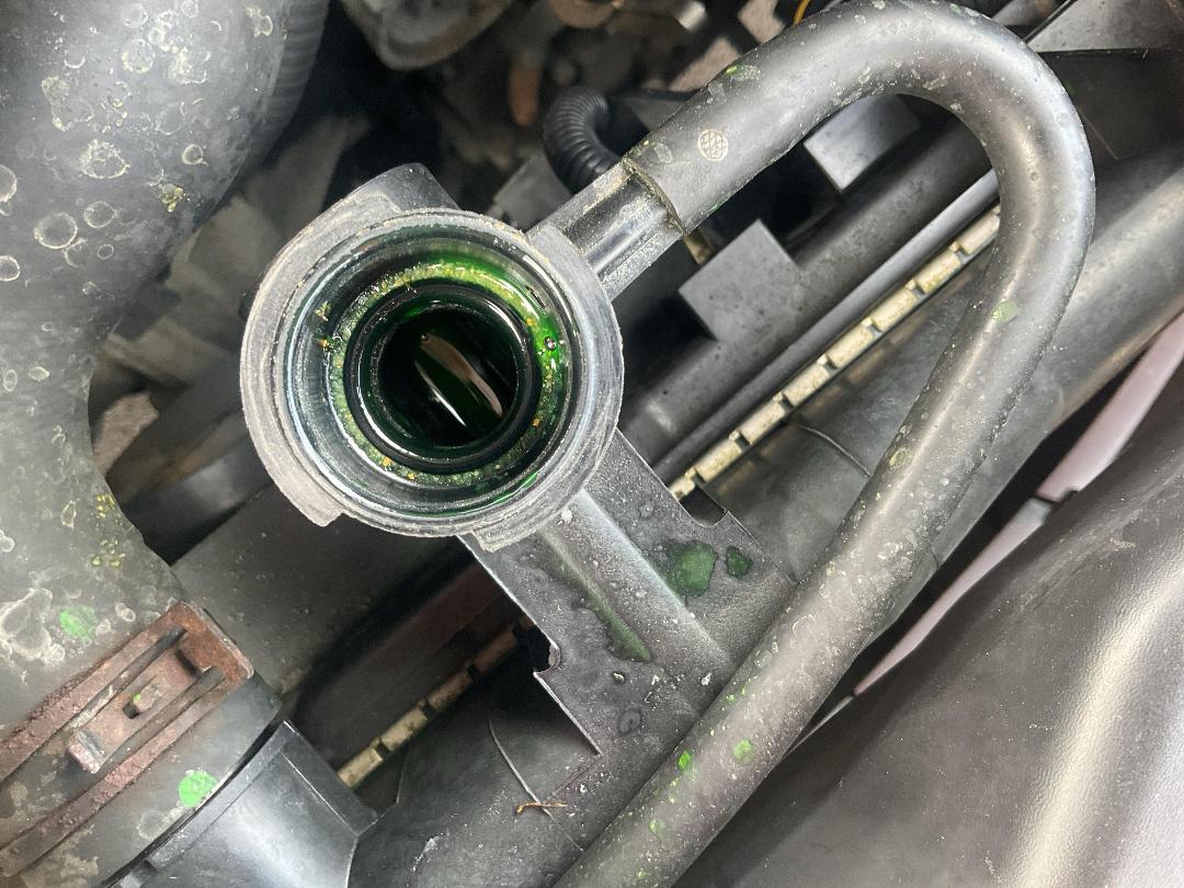 Photo '9' of Nissan Tiida ST Photo '9' of Nissan Tiida ST