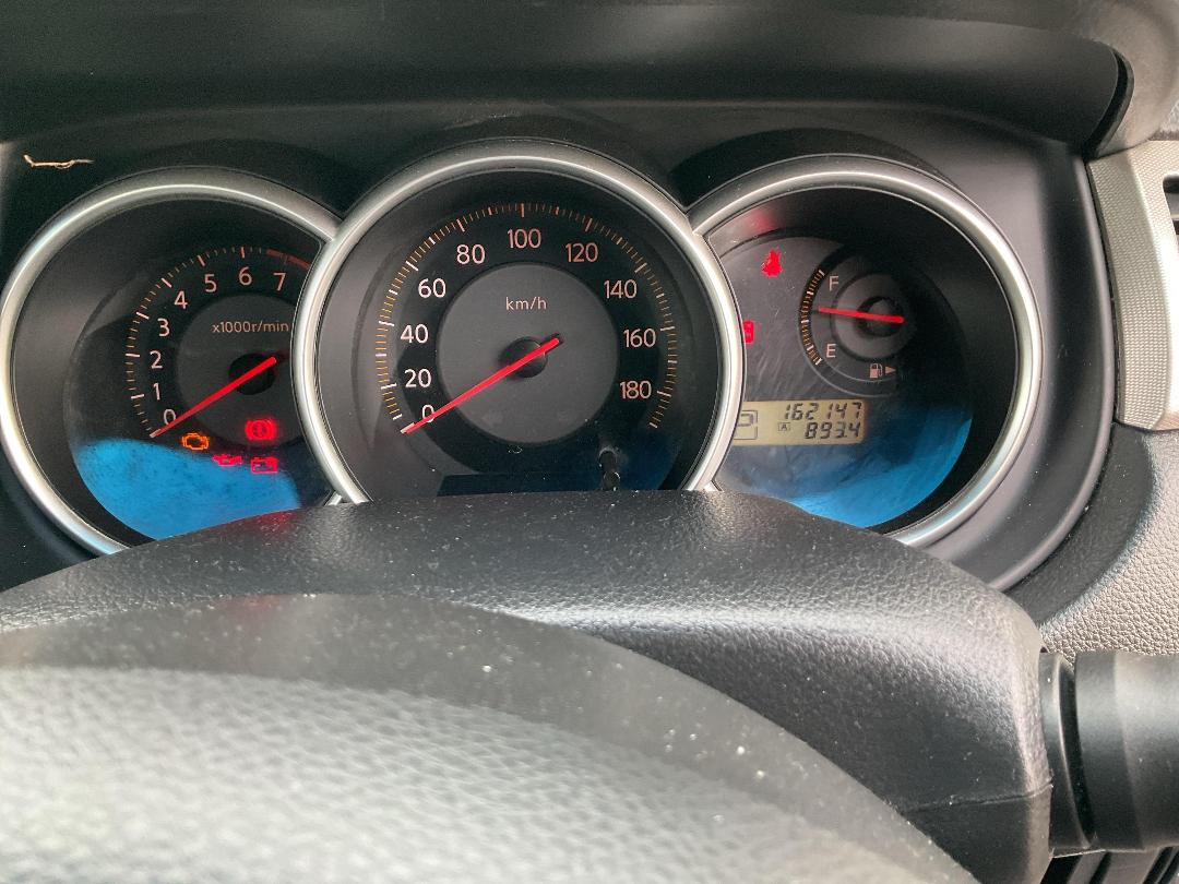 Photo '10' of Nissan Tiida Photo '10' of Nissan Tiida