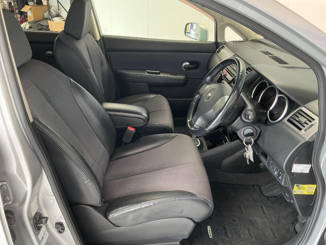 Photo '16' of Nissan Tiida