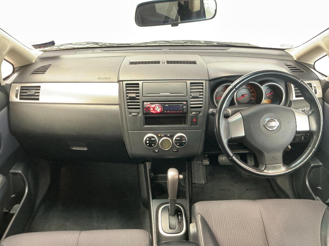 Photo '17' of Nissan Tiida