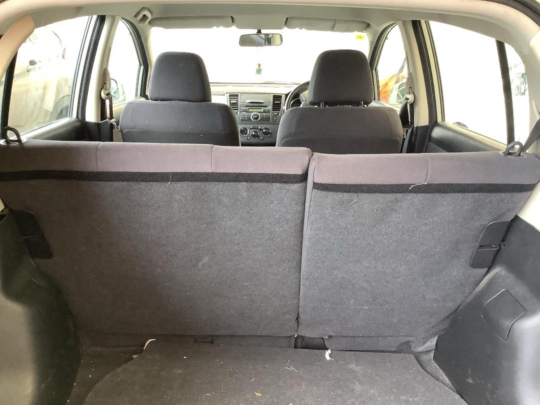 Photo '11' of Nissan Tiida ST Photo '11' of Nissan Tiida ST