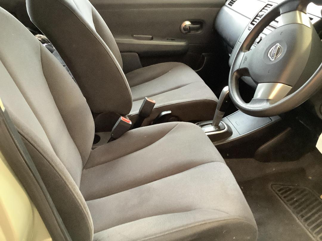 Photo '15' of Nissan Tiida ST Photo '15' of Nissan Tiida ST