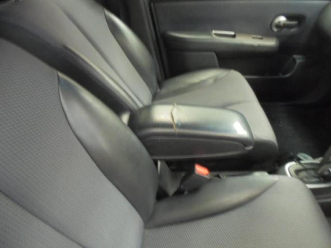 Photo '9' of Nissan Tiida Photo '9' of Nissan Tiida