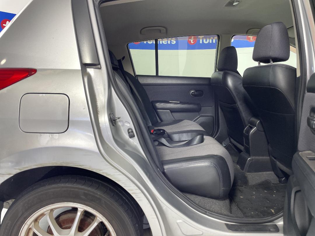 Photo '20' of Nissan Tiida