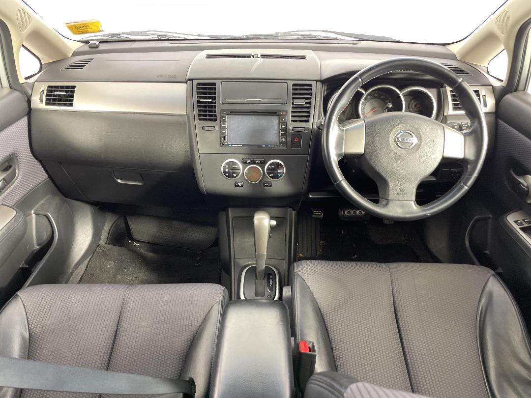 Photo '18' of Nissan Tiida