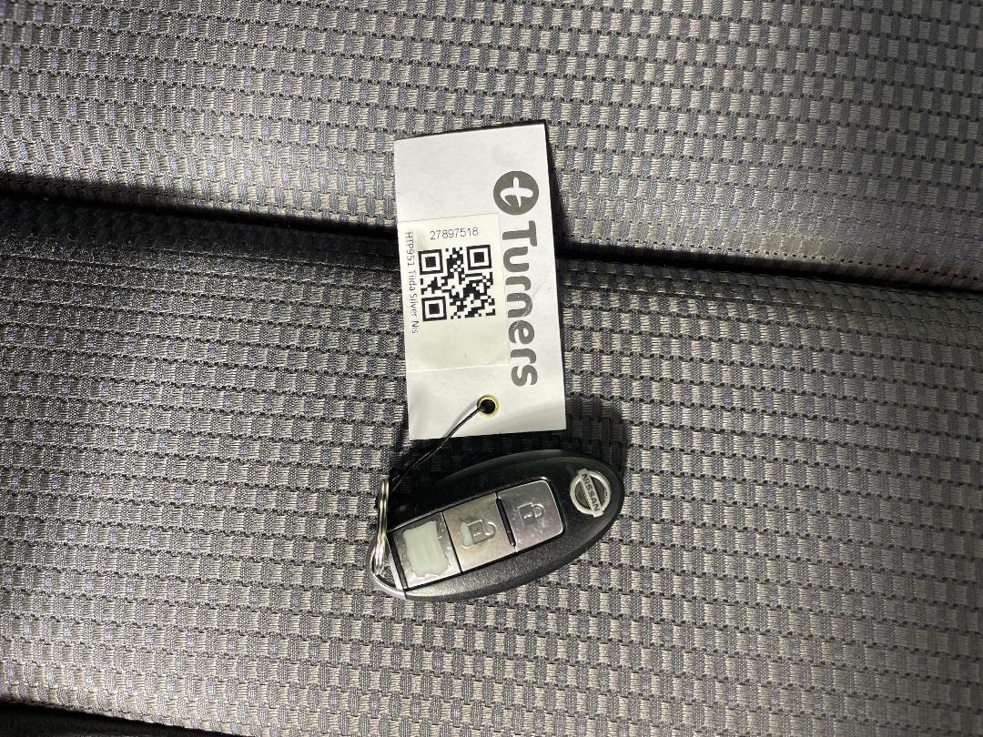 Photo '22' of Nissan Tiida