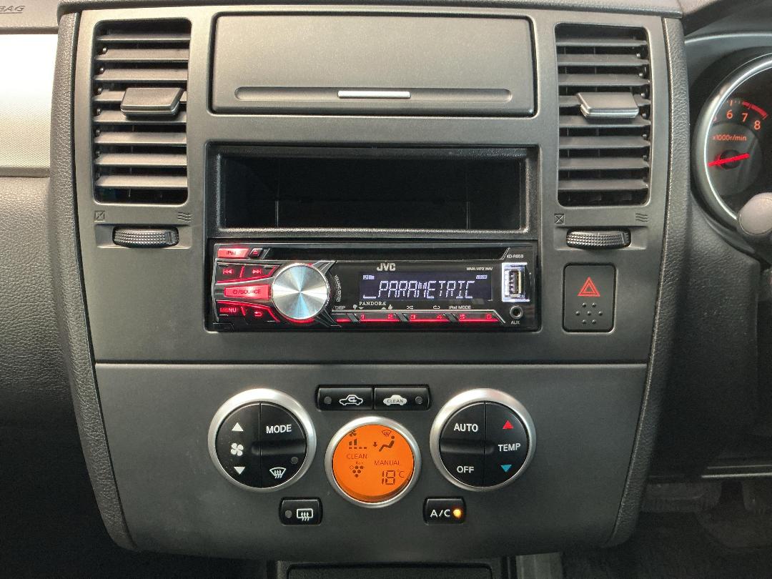 Photo '18' of Nissan Tiida Photo '18' of Nissan Tiida