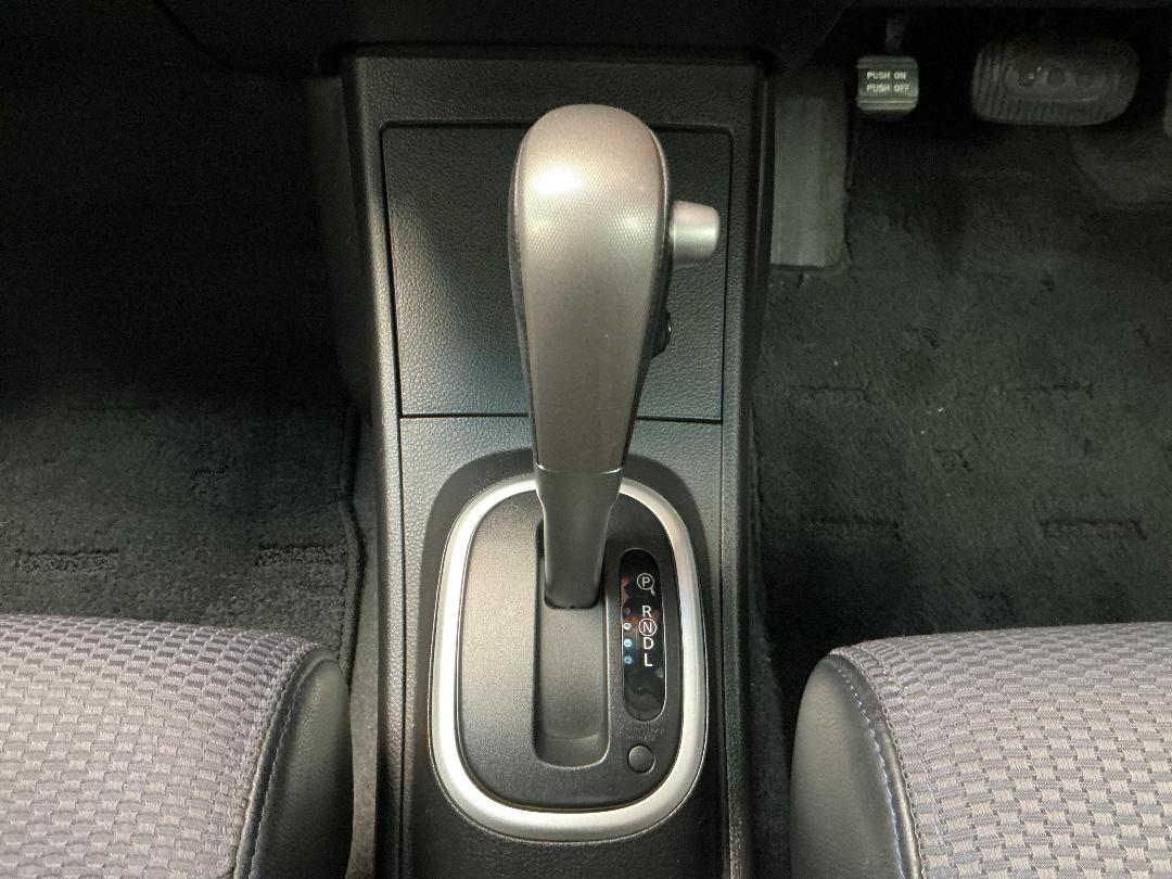 Photo '23' of Nissan Tiida Photo '23' of Nissan Tiida