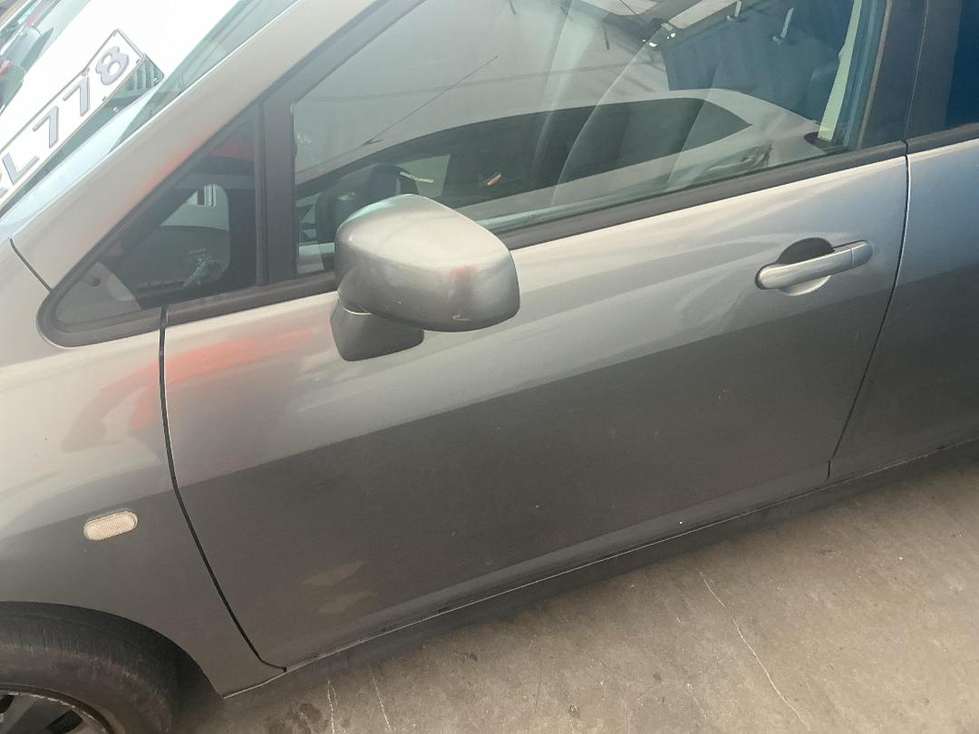 Photo '9' of Nissan Tiida Photo '9' of Nissan Tiida